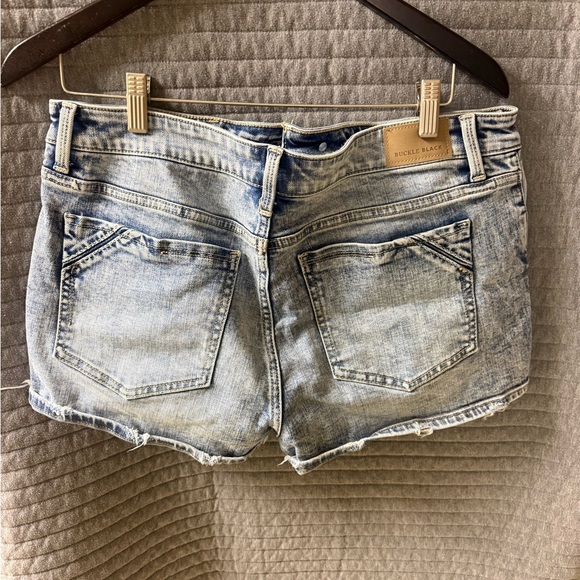 Buckle Black Distressed Light Blue Denim Women’s Shorts - Picture 2 of 3